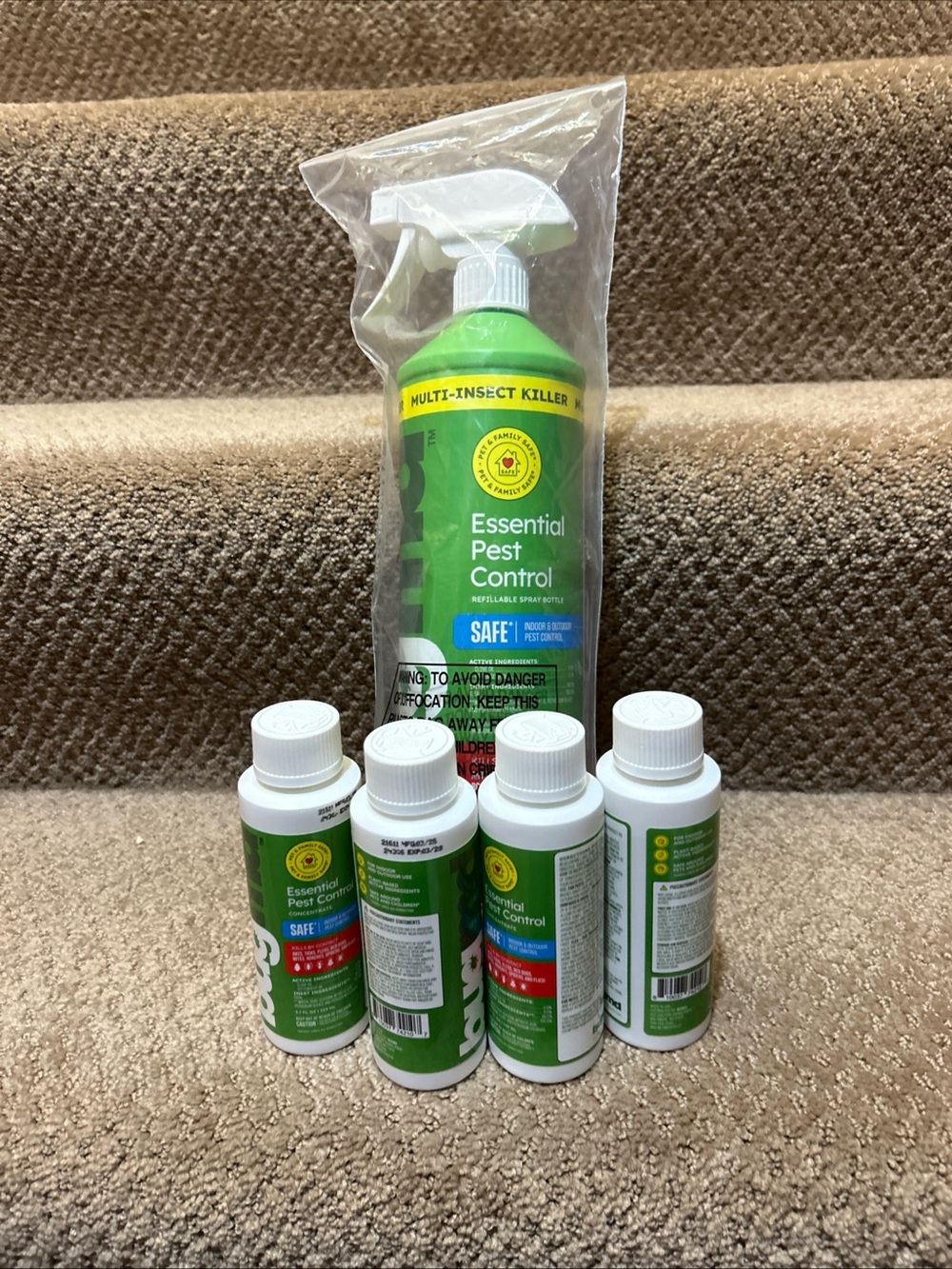 BUG MD Essential Pest Control Concentrate Oil 3.7oz Safe In/Out 4 Pack + Bottle
